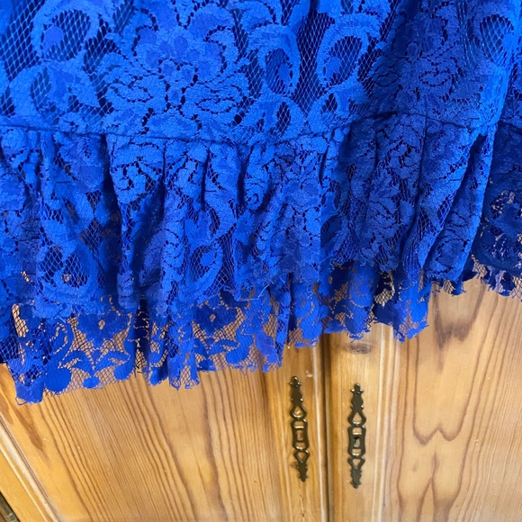 CHELSEA Lace Ladies Top. Size S. - Picture 5 of 5